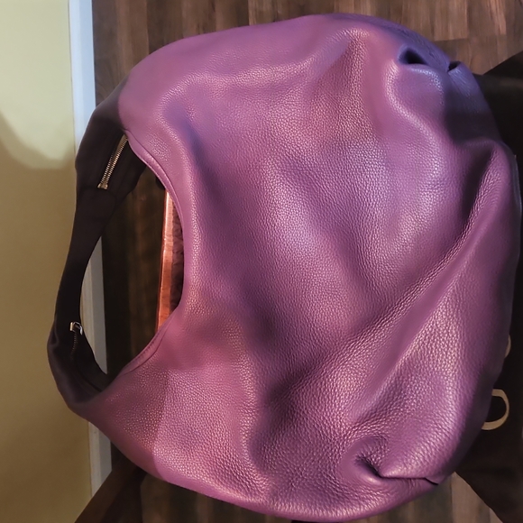 Authentic Gucci Hobo - Picture 2 of 7